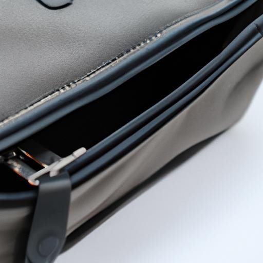 Túi xách nữ đựng laptop – Một phụ kiện thời trang không thể thiếu