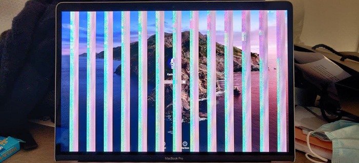 MacBook Pro 2017 bị lỗi sọc màn hình
