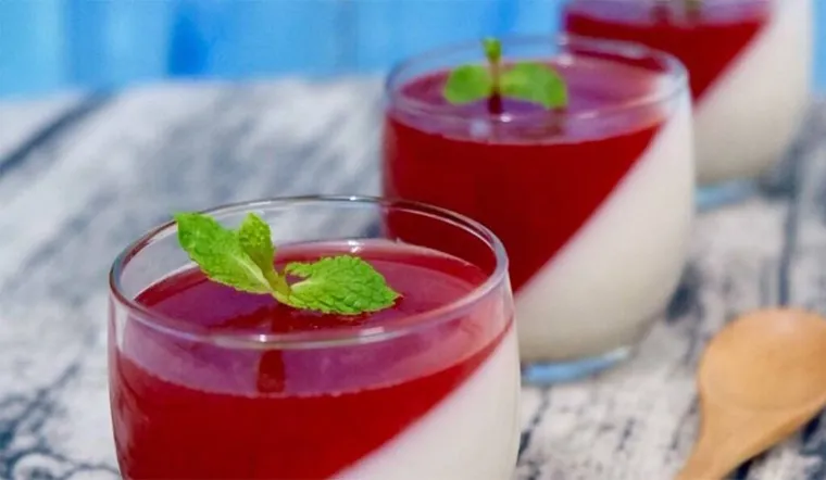 Cách làm panna cotta dâu