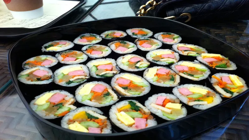 cach lam com cuon rong bien han quoc kimbap ngon mieng 202207211520230612 11zon 1