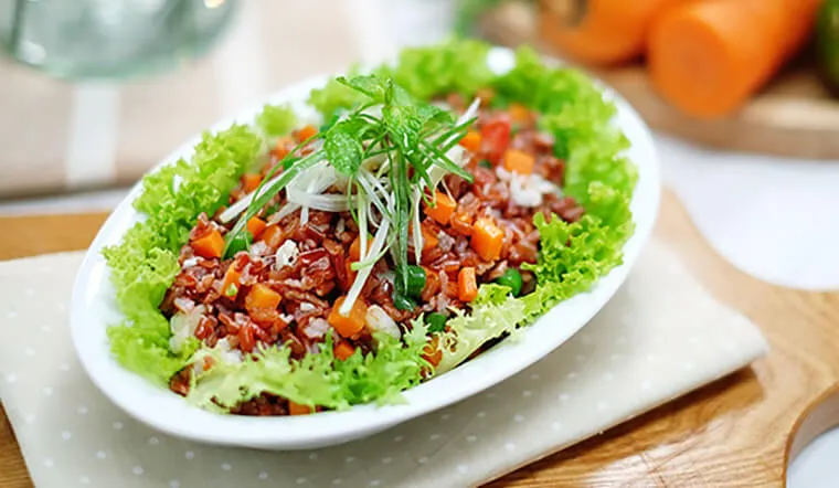 Salad Cơm Gạo Lứt Gà Xé