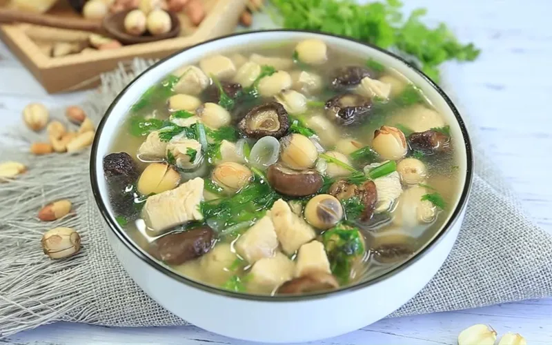 Canh Gà Hạt Sen: Thanh Mát, Bổ Dưỡng